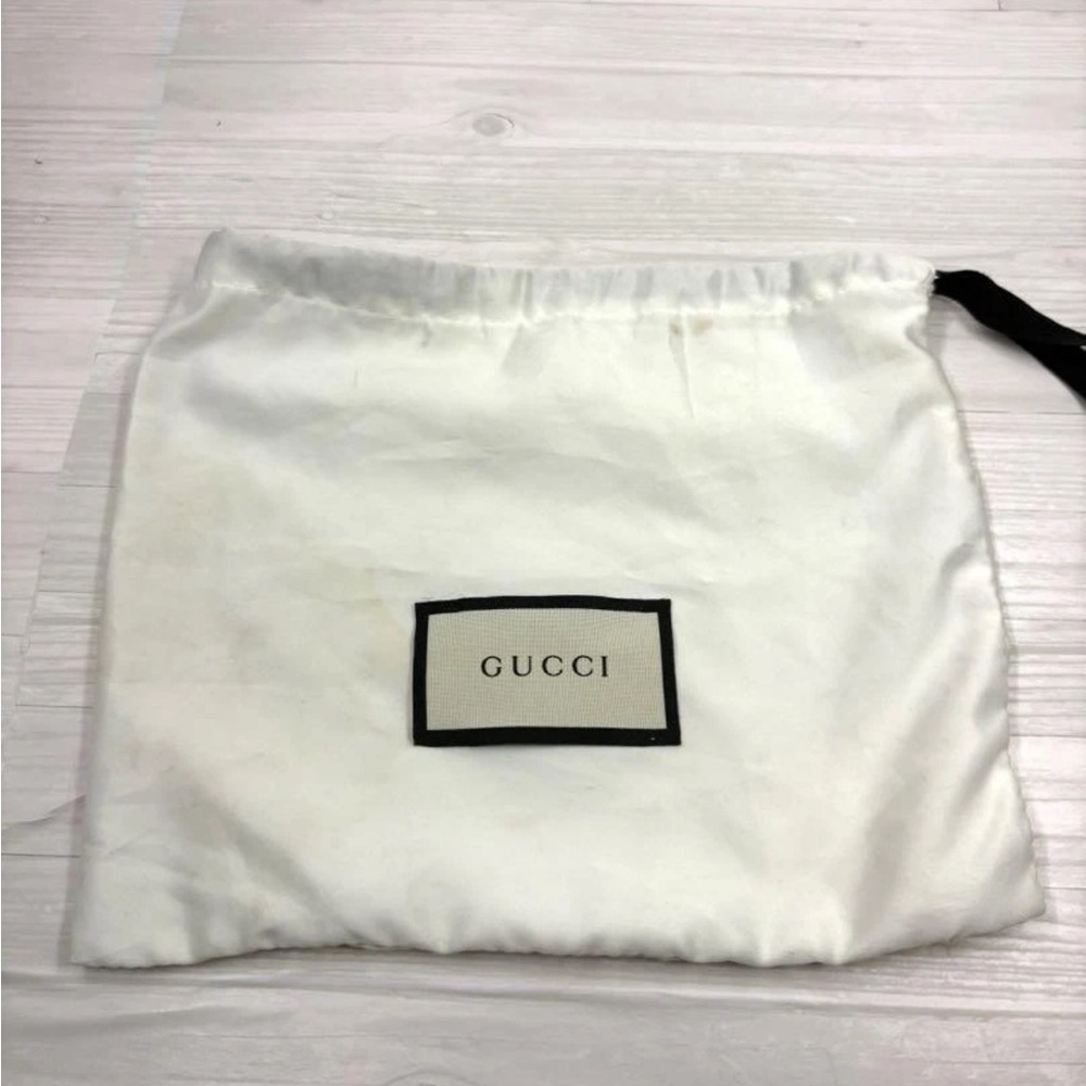 Gucci Black Leather Belt with Gold Buckle - Picture 13 of 15